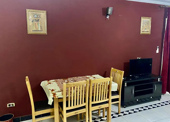 King Ramses Pyramids View Apartment